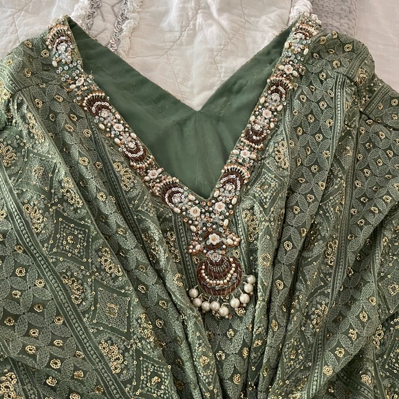 Gorgeous Beaded Indian Gown (green) Medium - Picture 8 of 8